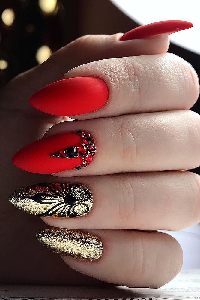 матовый маникюр красный золото