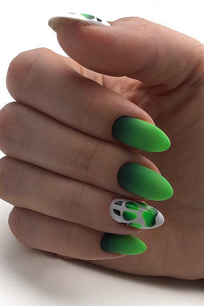 матовый маникюр салатный