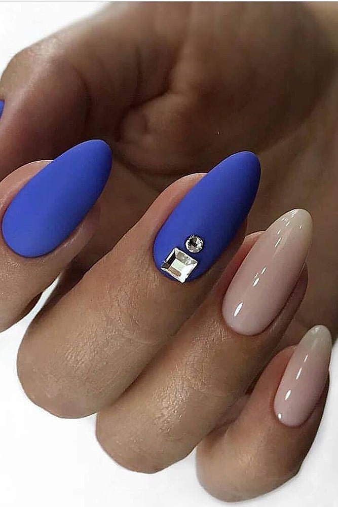 матовый маникюр фиолет