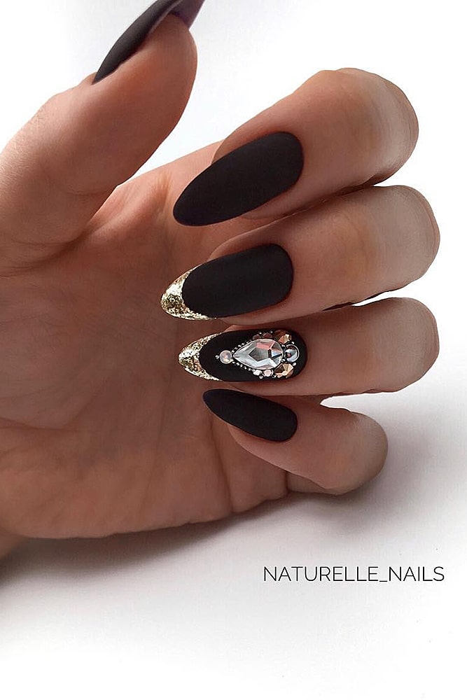 матовый маникюр черный королевский