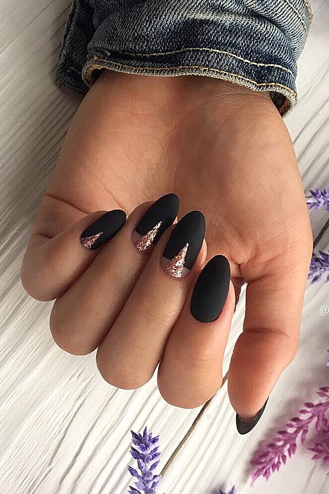 матовый маникюр черный фольга