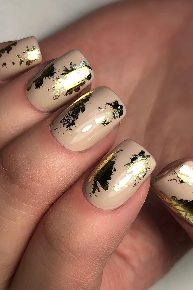 маникюр с фольгой