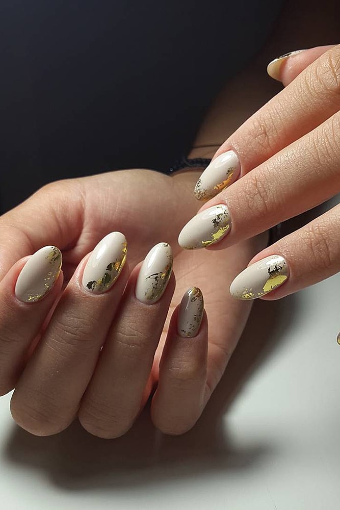 маникюр с фольгой