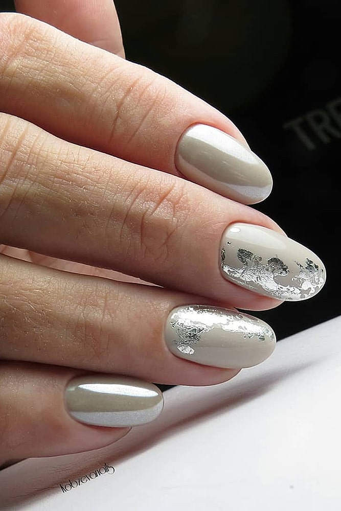 маникюр с фольгой