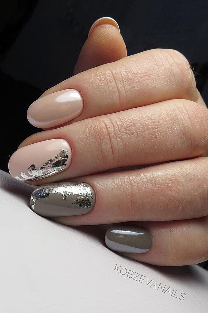 маникюр с фольгой