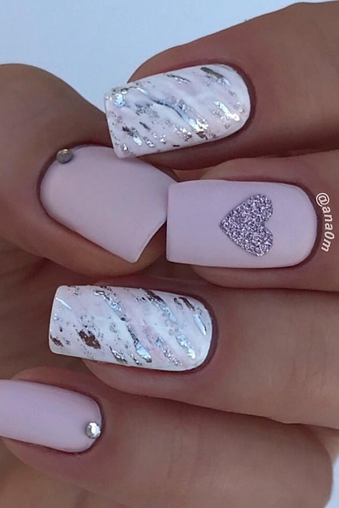 маникюр с фольгой