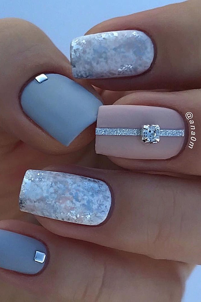 маникюр с фольгой