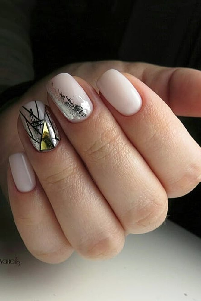 маникюр с фольгой