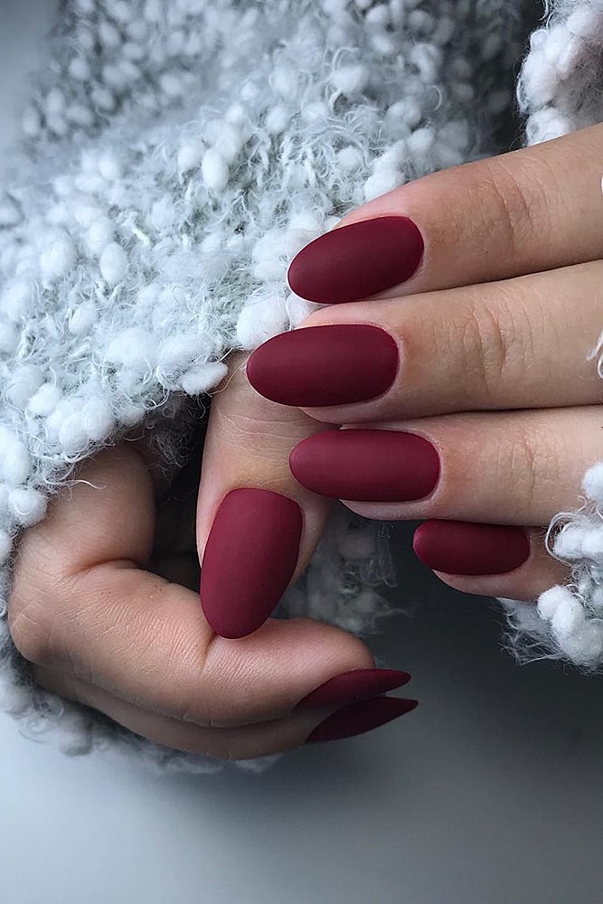 модный маникюр бордо