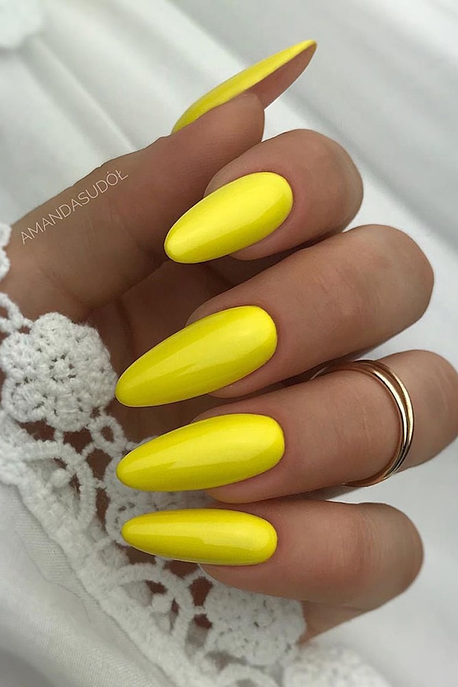 модный маникюр желтый