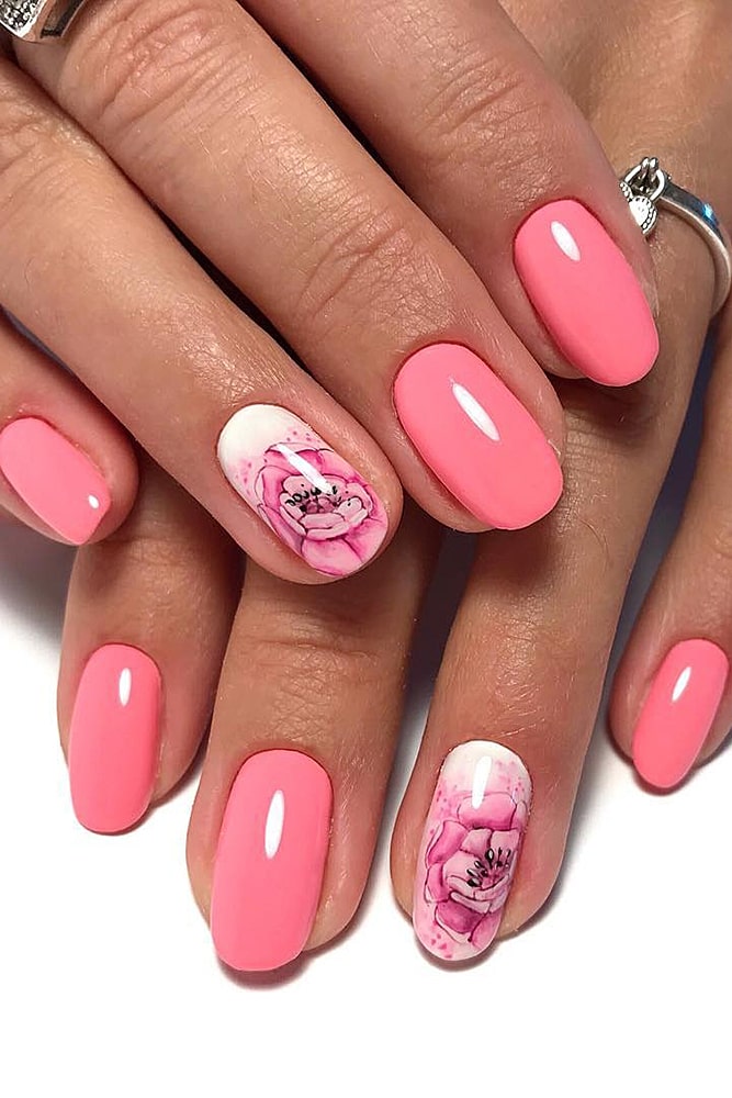 модный маникюр розовый принт