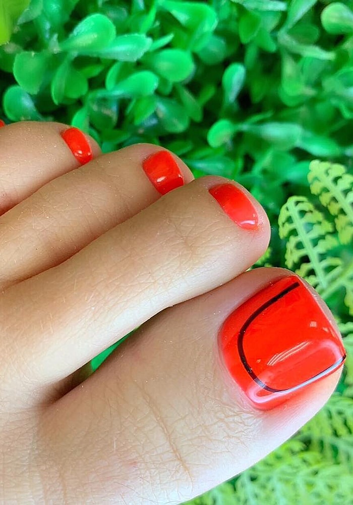 модный педикюр орнаж