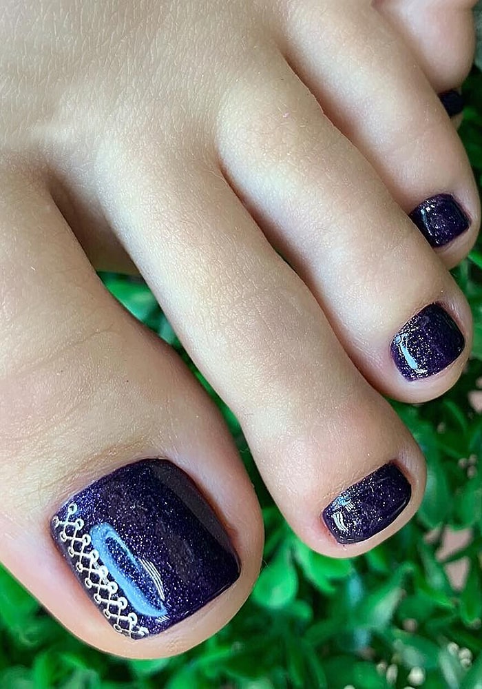 модный педикюр синий перламутр