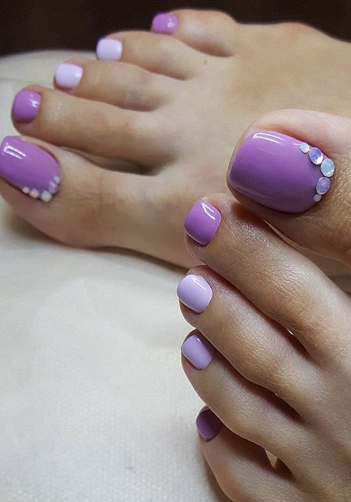 модный педикюр сирень vlada_nailtyumen