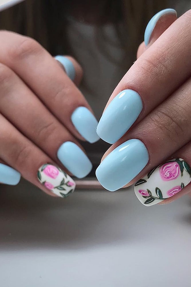 красивый маникюр голубой