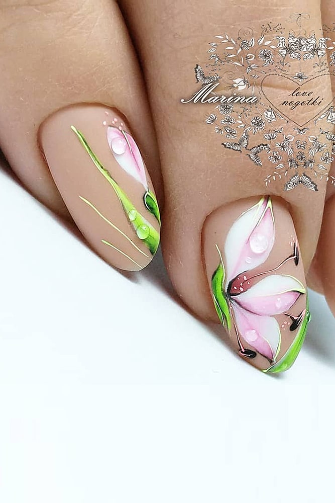 красивый маникюр лепестки