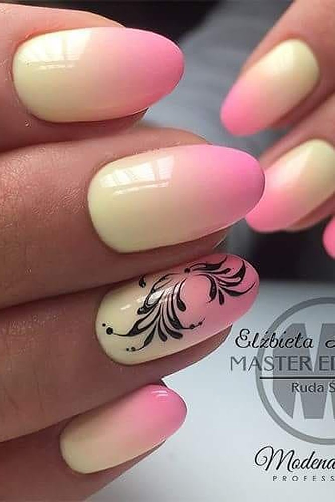 маникюр омбре персиковый