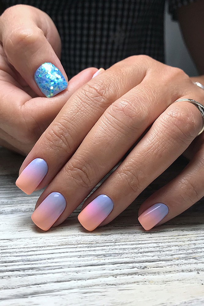 маникюр омбре персик