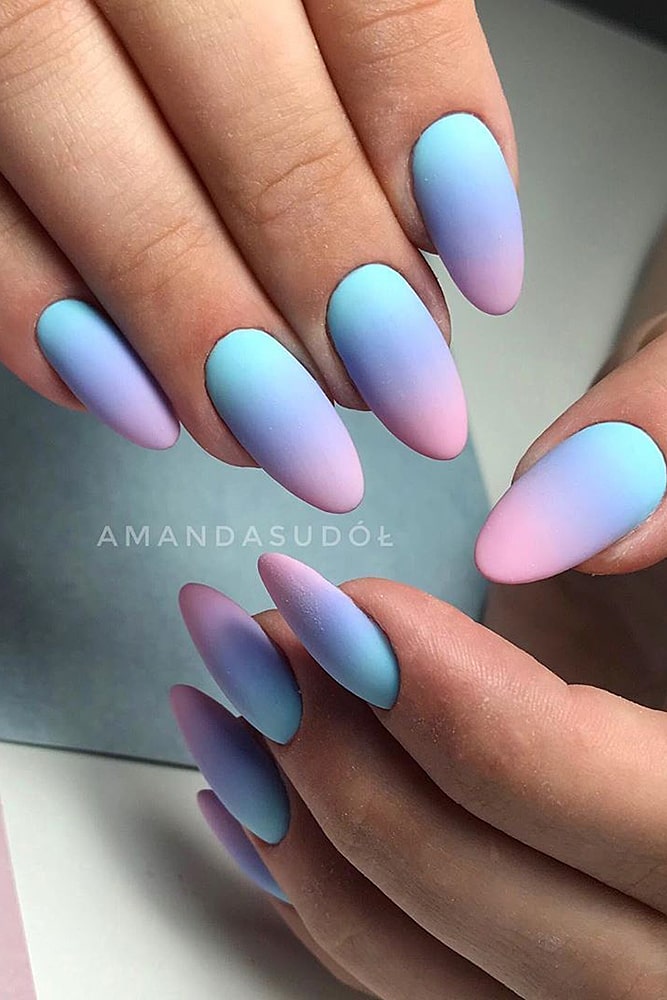 маникюр омбре сирень