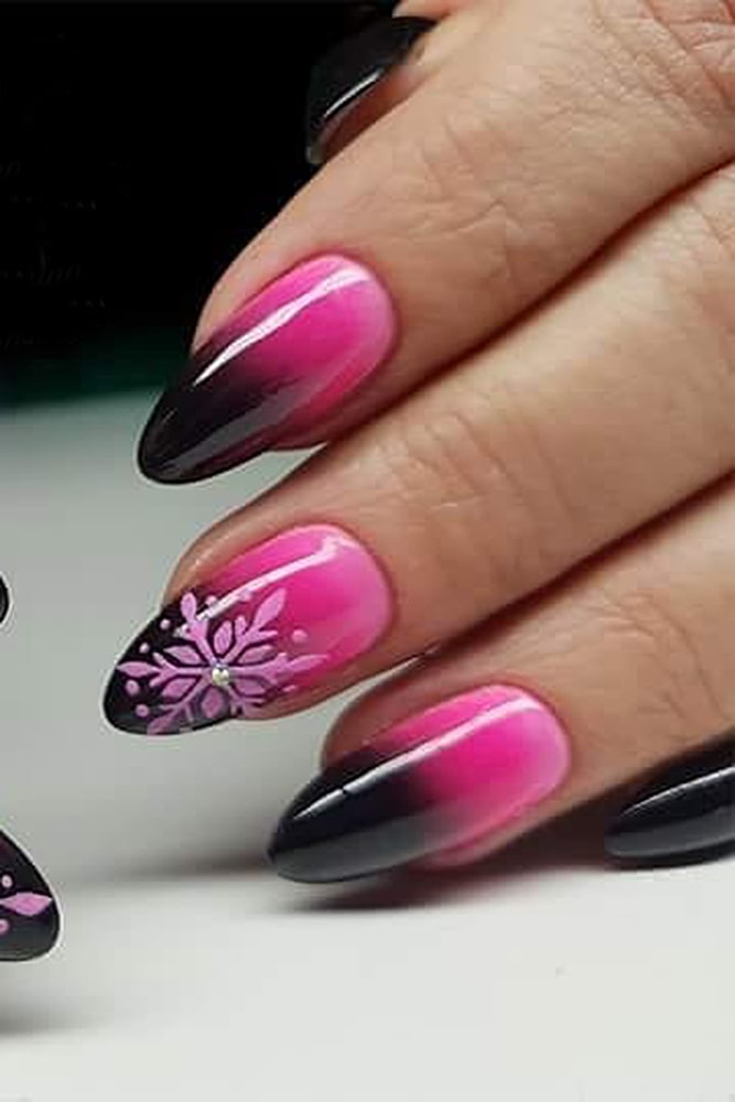 маникюр омбре цикломен черный
