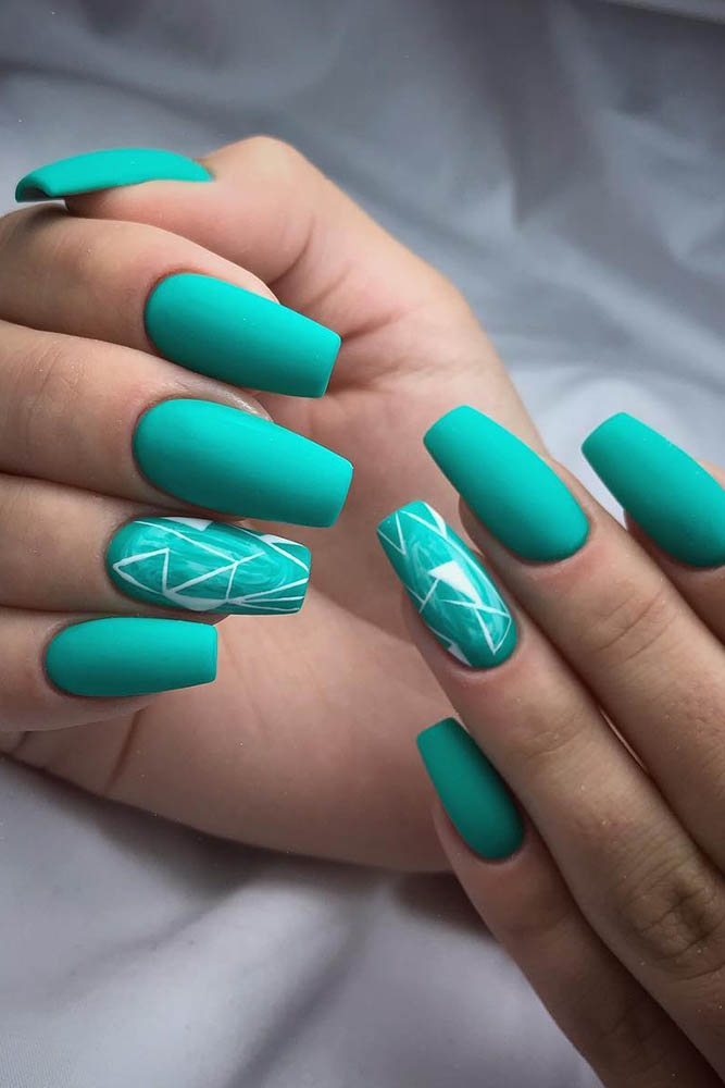 матовый маникюр зелень