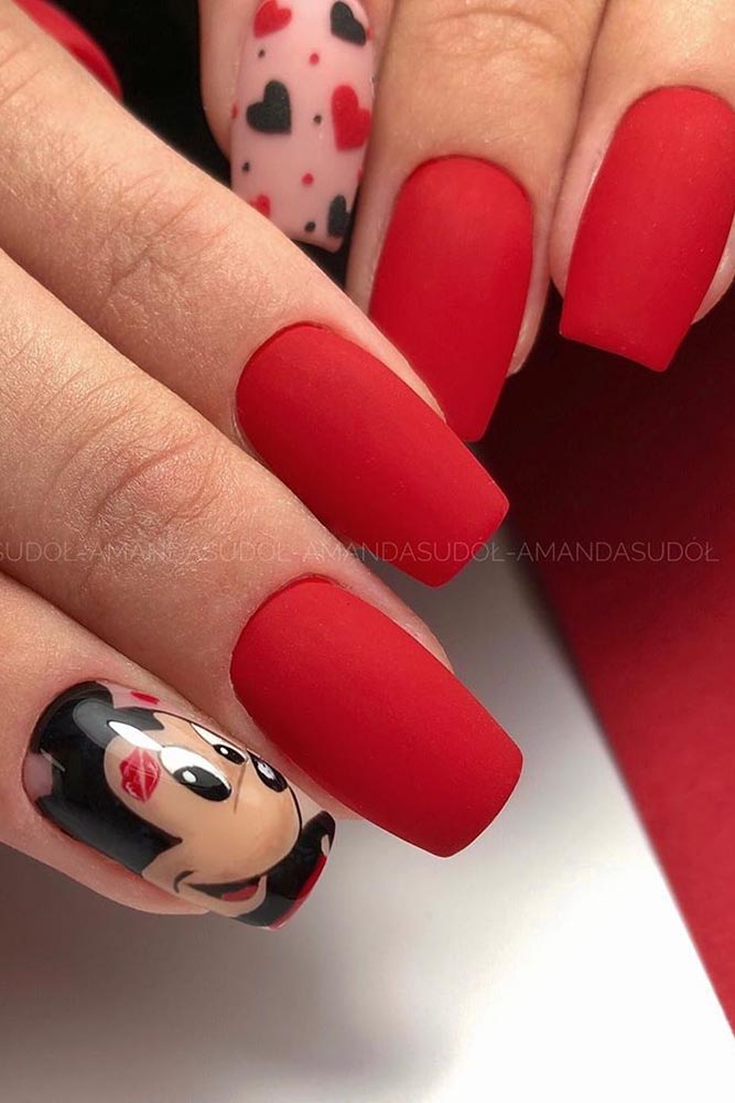 матовый маникюр красный рисунок