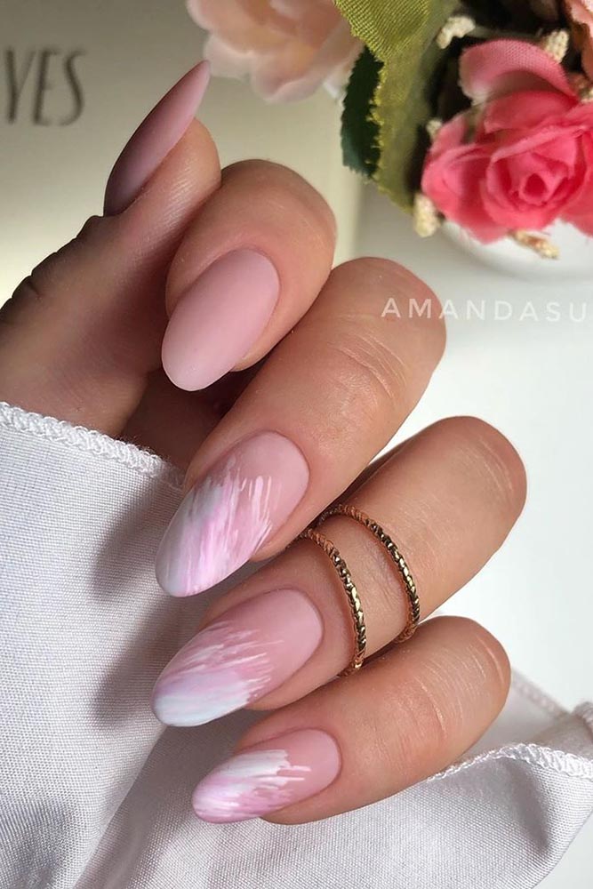 матовый маникюр нежный