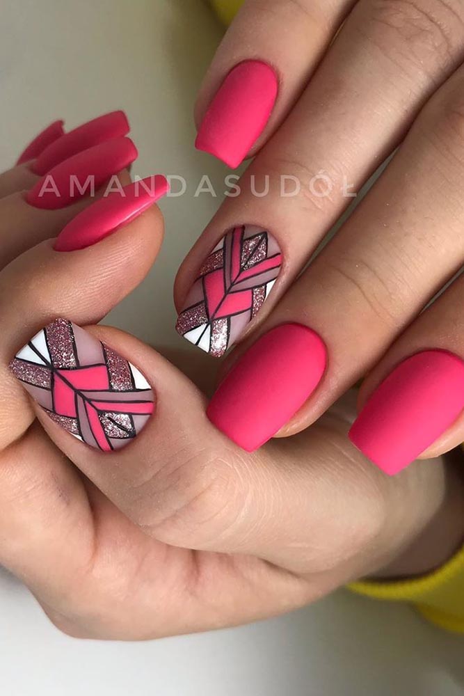 матовый маникюр цикломен графика