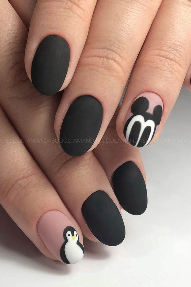 матовый маникюр черный мики