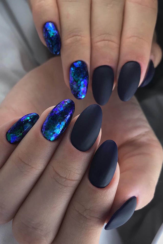 матовый маникюр черный фольга