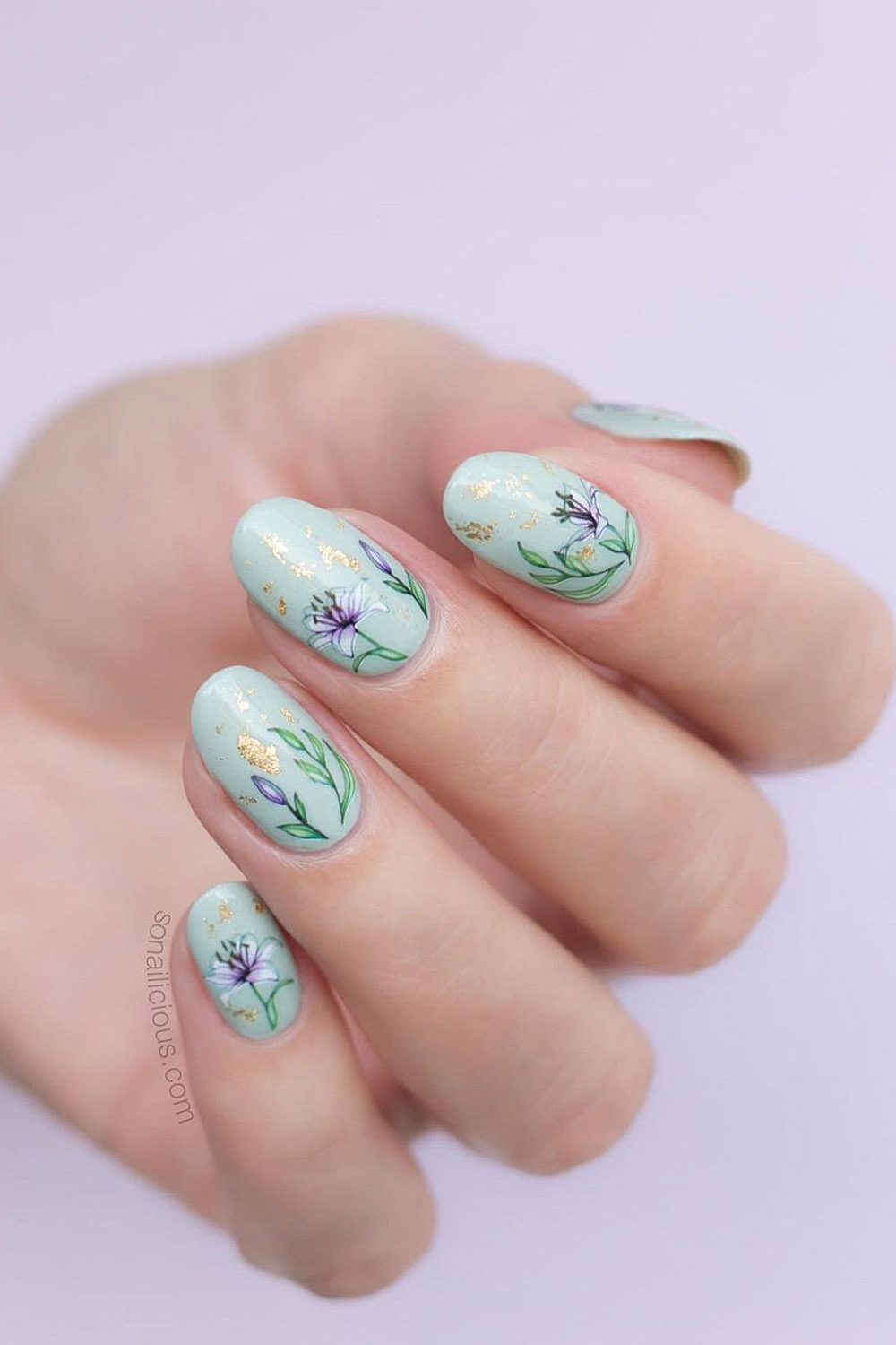 нежный маникюр цветочный маникюр стикеры