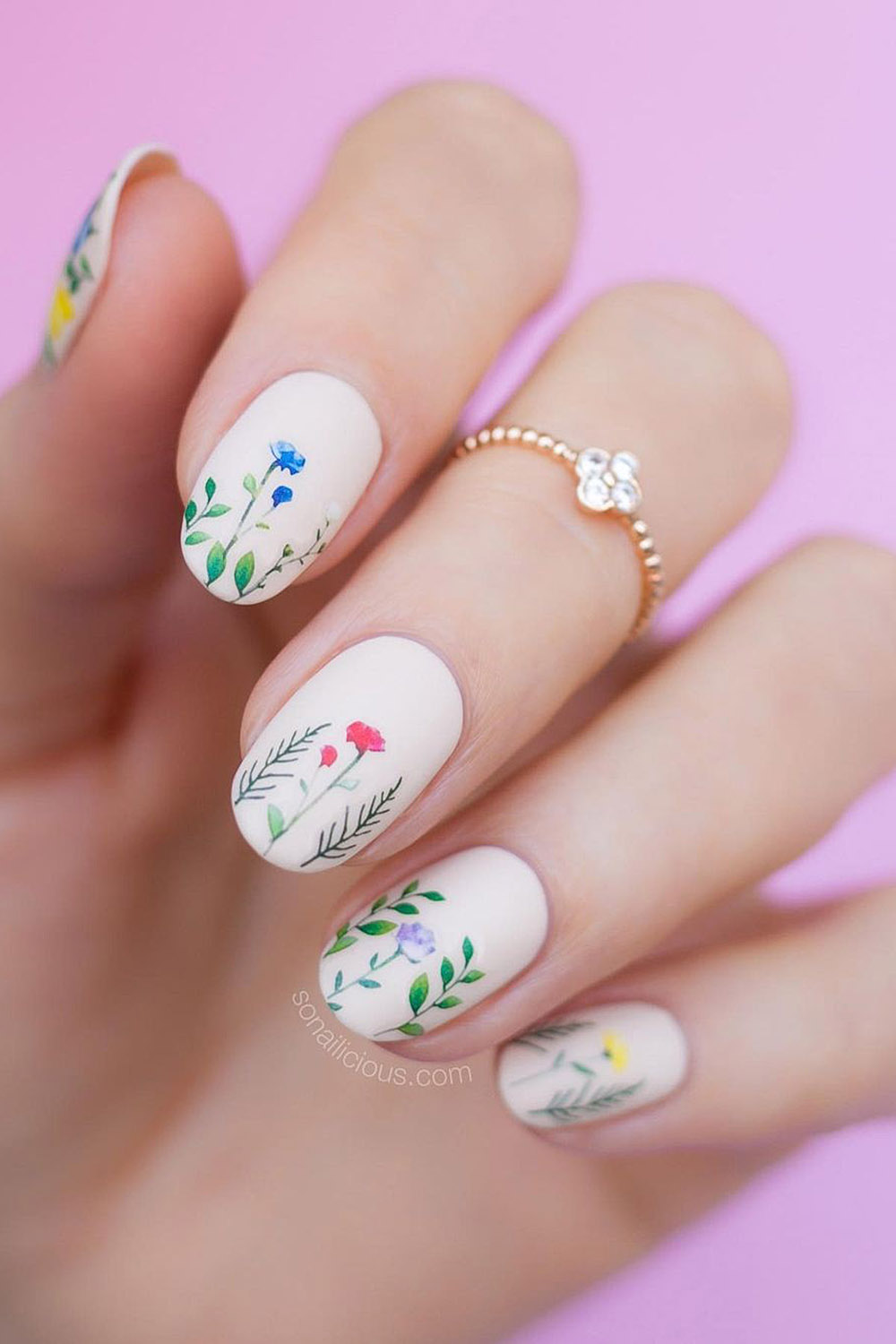 нежный маникюр цветочный маникюр