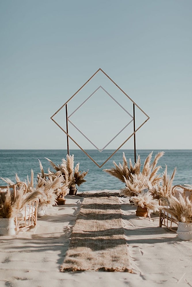 декор свадьбы пампасная трава свадебная арка