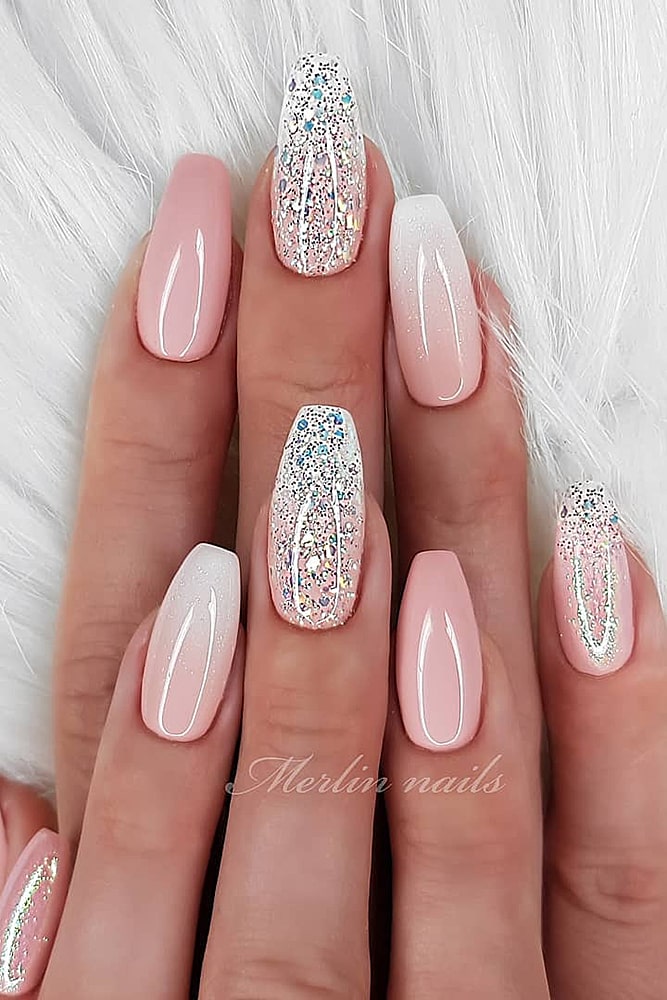 новогодний маникюр нежный