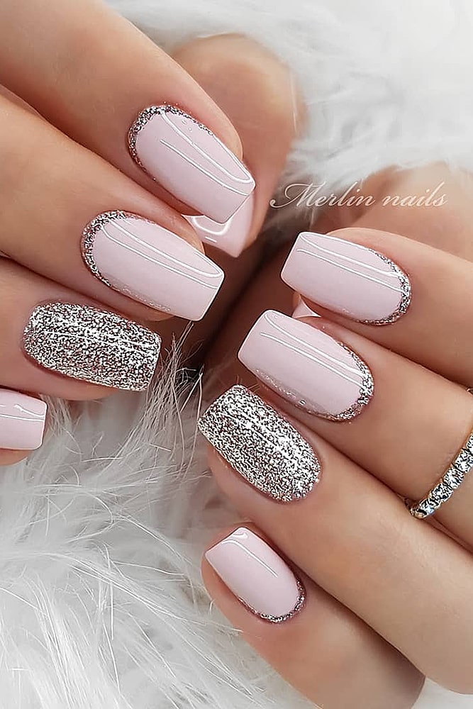 новогодний маникюр розовый матовый