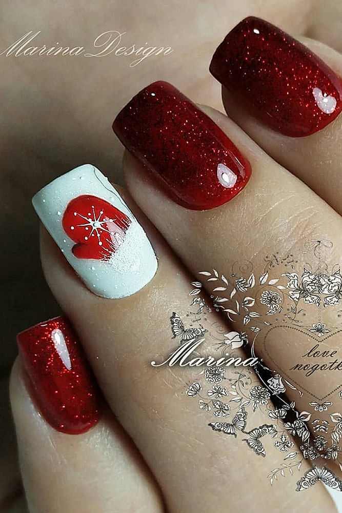 новогодний маникюр сердечко