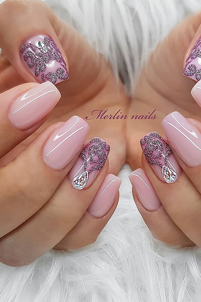 новогодний маникюр сиреневые блестки