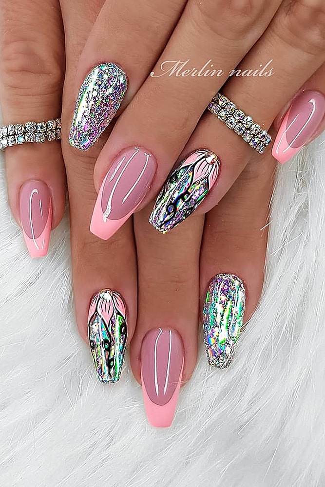 новогодний маникюр цветы