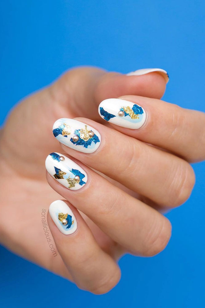 маникюр день святого валентина голубой