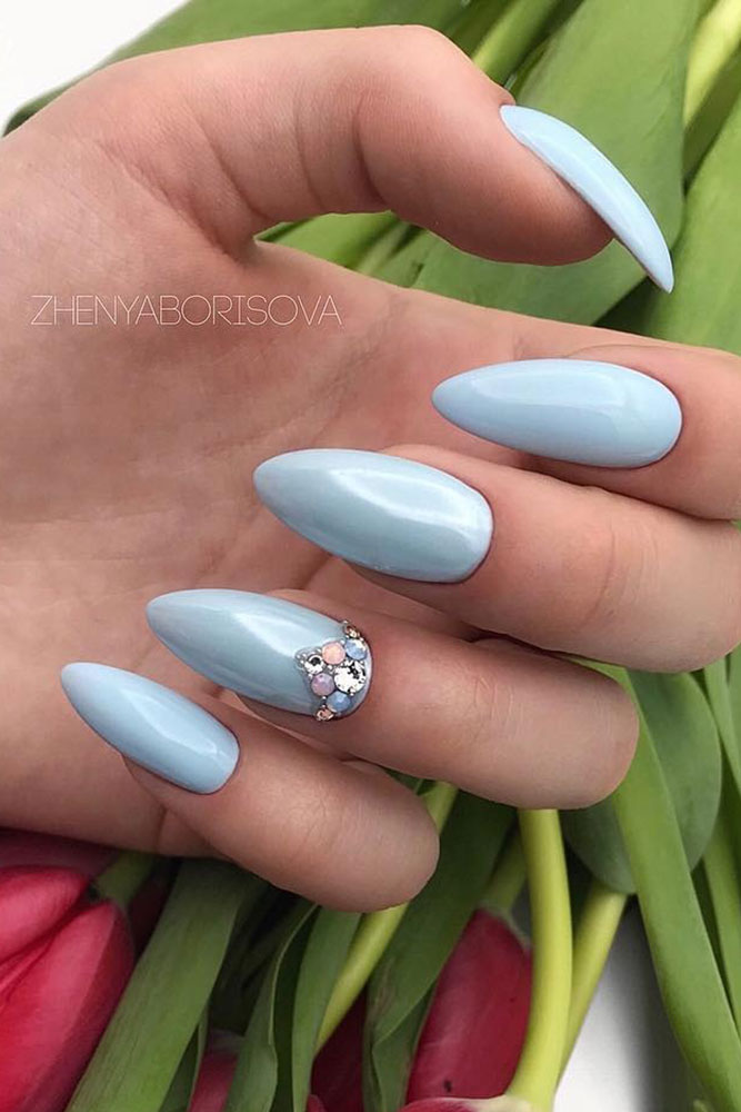 маникюр день святого валентина голубой