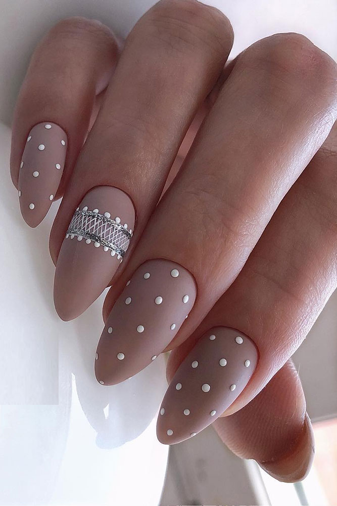 маникюр день святого валентина горошек