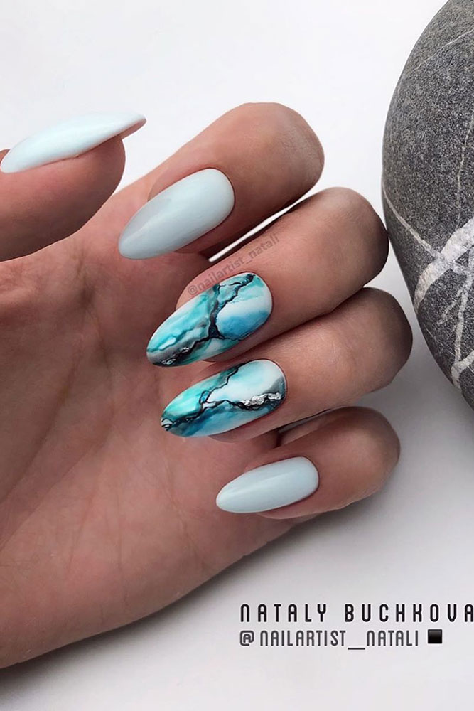 маникюр день святого валентина камень