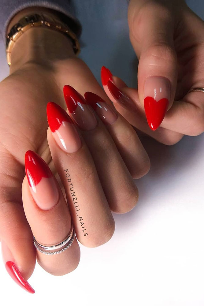 маникюр день святого валентина красные сердечки длинные ногти