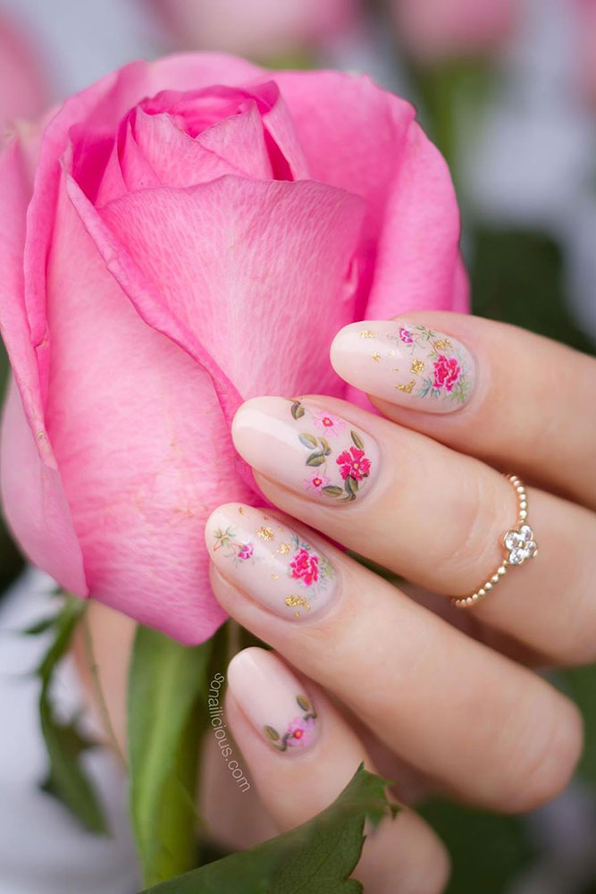 маникюр день святого валентина роза
