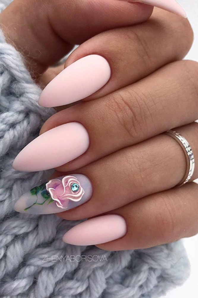 маникюр день святого валентина розы