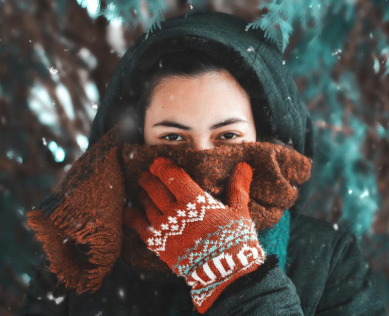 сухая кожа лица девушка шарф