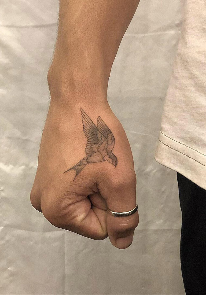 маленькие татуировки ласточка