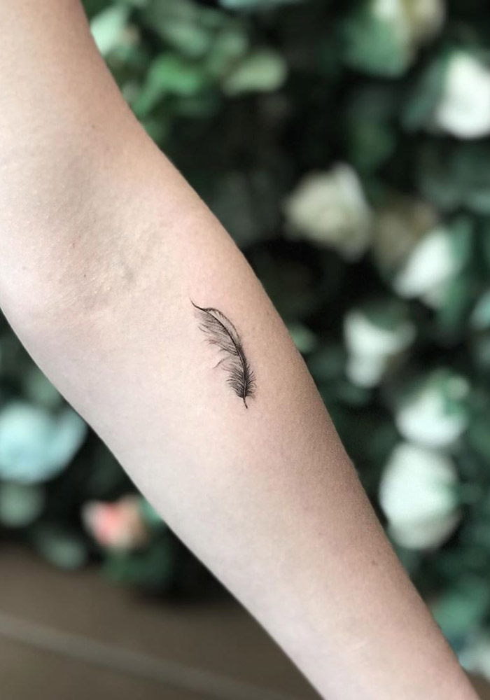 маленькие татуировки перышко