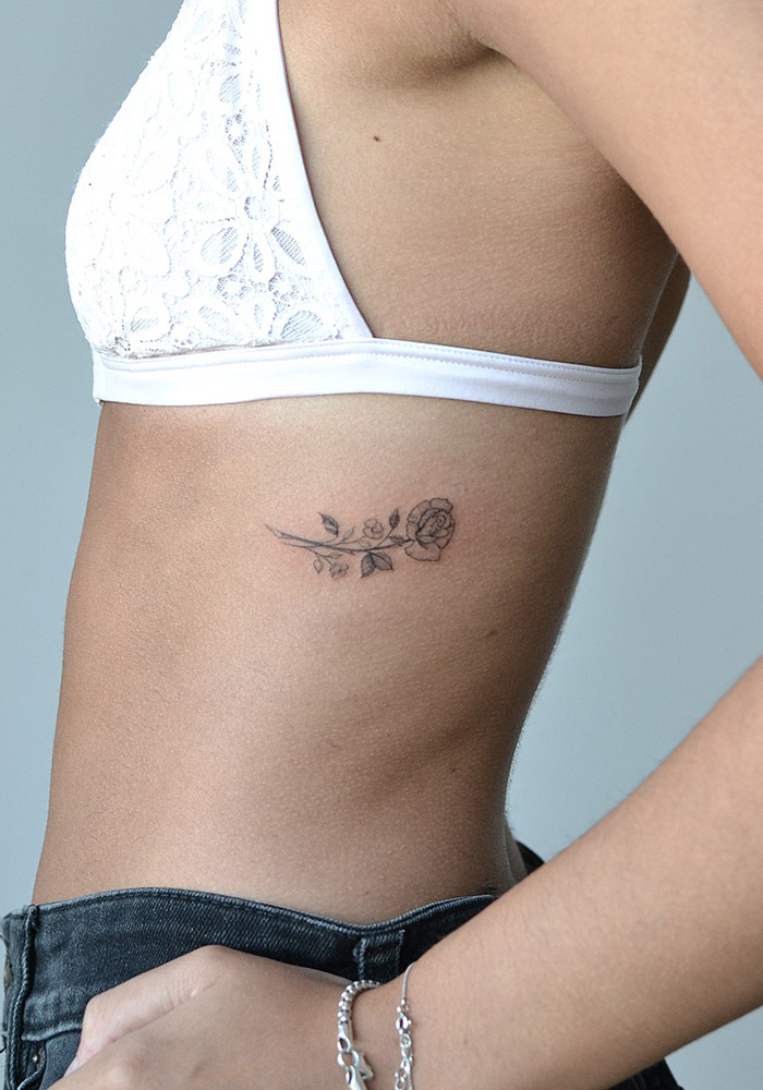 маленькие татуировки цветок