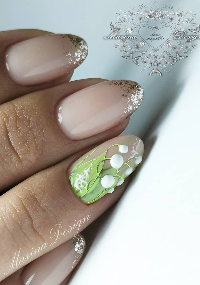 маникюр на 8 марта ландыши